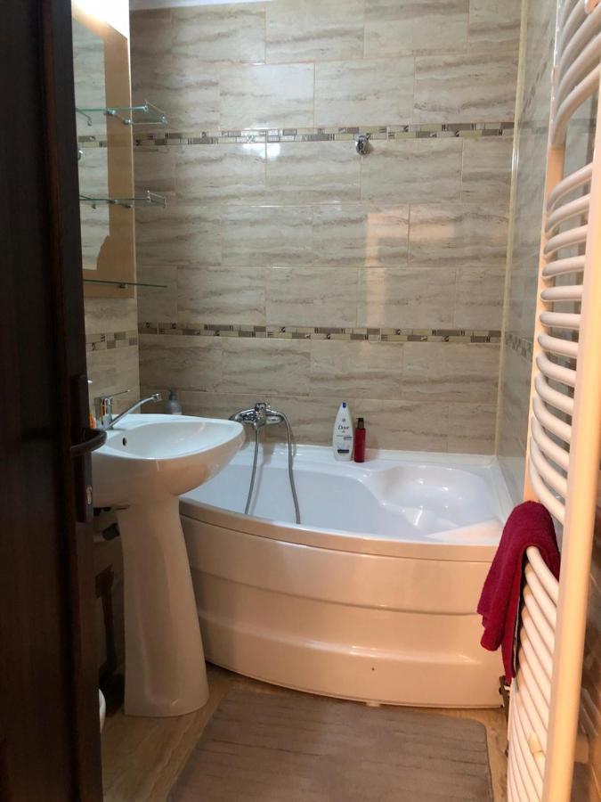 Apartament modern Târgoviște în regim hotelier Extérieur photo